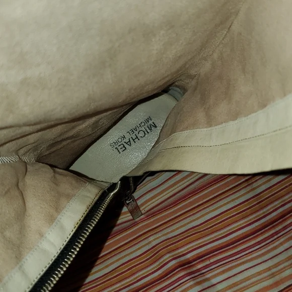 COPY - MICHEAL KORS AUTHENTIC LEATHER Jkt Sz 2,Heels 7.5 Boots 8M Purse All 4 p… - Picture 13 of 16